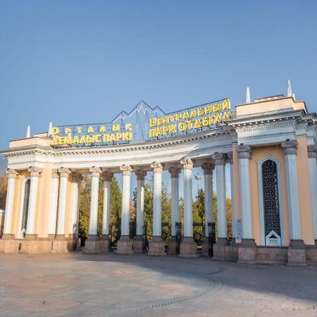 Уютная Студия В Центре Almaty Exterior foto